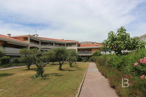 Joli rez-de-jardin proche des plages de Juan-les-Pins