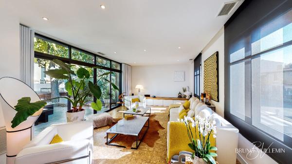 MAISON BOURGEOISE FIN XIXème ENTIEREMENT RENOVEE A 2 PAS DE LA CITE DE CARCASSONNE