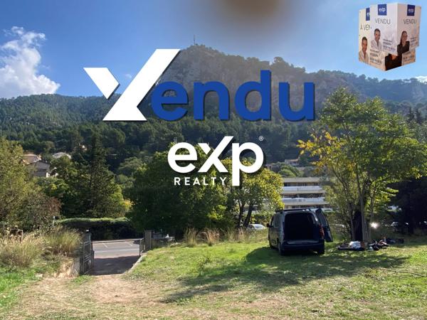 Petit Maison- Bas de Villa - Plain pied - T2 - 36  m²  - Jardin 80 m²  - 2 Places de Parking  / Les Moulins