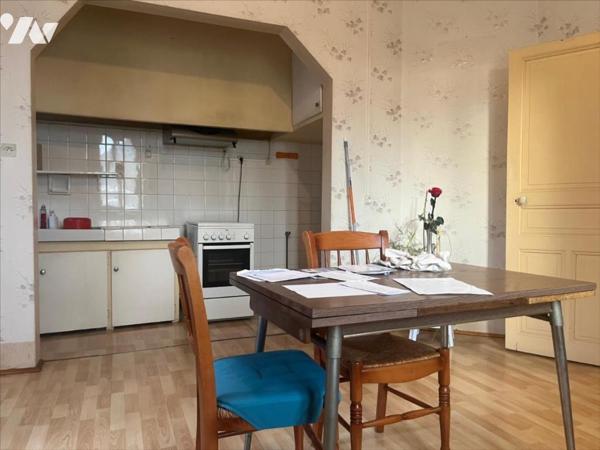 MAISON DE VILLE AVEC DEPENDANCE