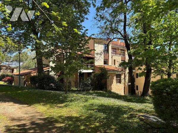 À vendre - Appartement T3 lumineux et élégant, proche du Parc Latécoère

Dans un écrin de ver...