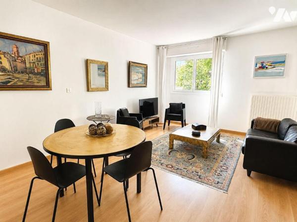 À vendre - Appartement T3 lumineux et élégant, proche du Parc Latécoère

Dans un écrin de ver...
