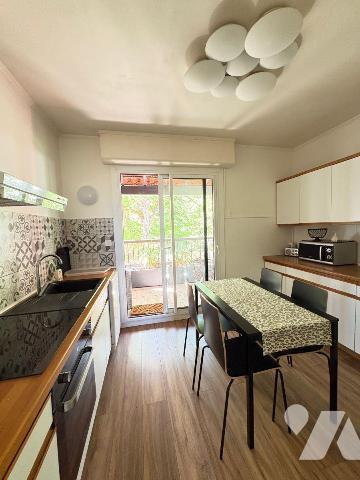 À vendre - Appartement T3 lumineux et élégant, proche du Parc Latécoère

Dans un écrin de ver...