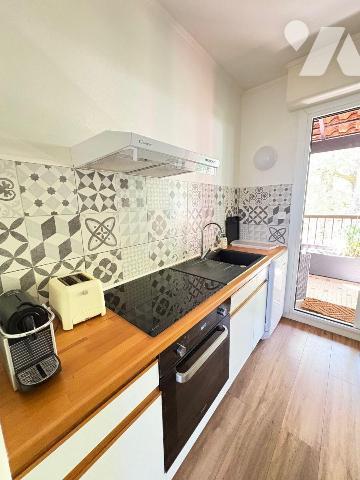 À vendre - Appartement T3 lumineux et élégant, proche du Parc Latécoère

Dans un écrin de ver...