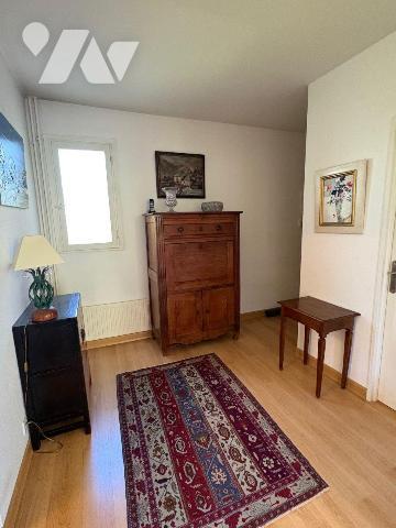 À vendre - Appartement T3 lumineux et élégant, proche du Parc Latécoère

Dans un écrin de ver...