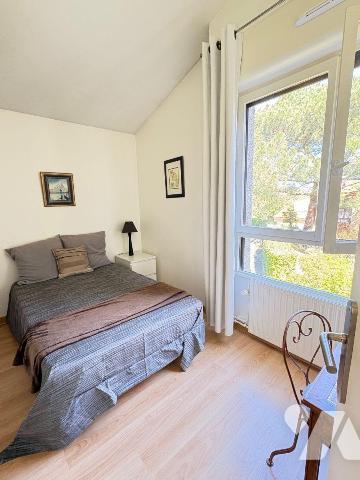 À vendre - Appartement T3 lumineux et élégant, proche du Parc Latécoère

Dans un écrin de ver...