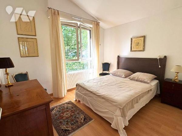 À vendre - Appartement T3 lumineux et élégant, proche du Parc Latécoère

Dans un écrin de ver...