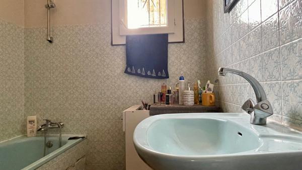 Dpt Dordogne (24), à vendre proche de BERGERAC maison P4