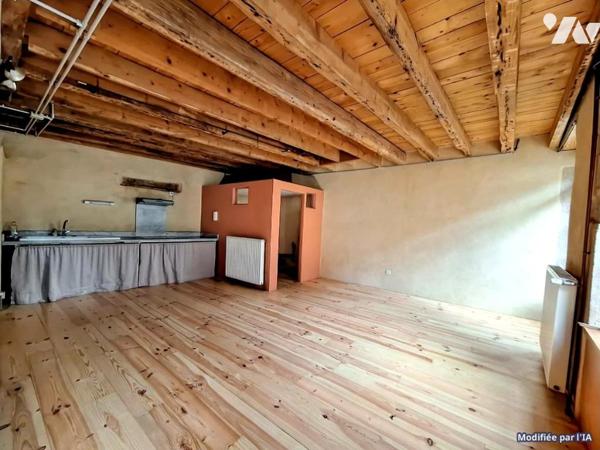 Maison de village sur la commune de BEAUFORT ORBAGNA.