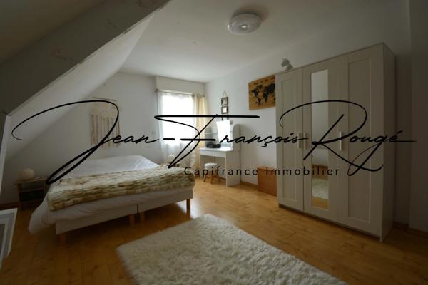 Saint-Marcouf, à 200 mètres de la plage, maison de qualité avec de beaux volumes et une vie de plain-pied !!!