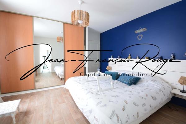 Saint-Marcouf, à 200 mètres de la plage, maison de qualité avec de beaux volumes et une vie de plain-pied !!!