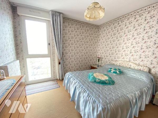 AURILLAC, Marmiers, appartement de type 2P situé au septième étage, d'une surface de 48 m², com...