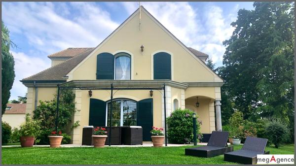 Maison à MAUREPAS, 78310 - 8 pièces 176m²