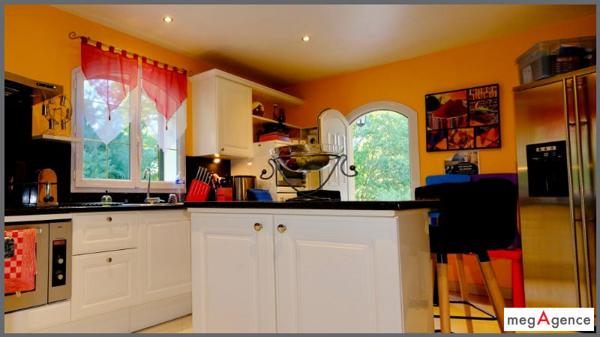 Maison à MAUREPAS, 78310 - 8 pièces 176m²