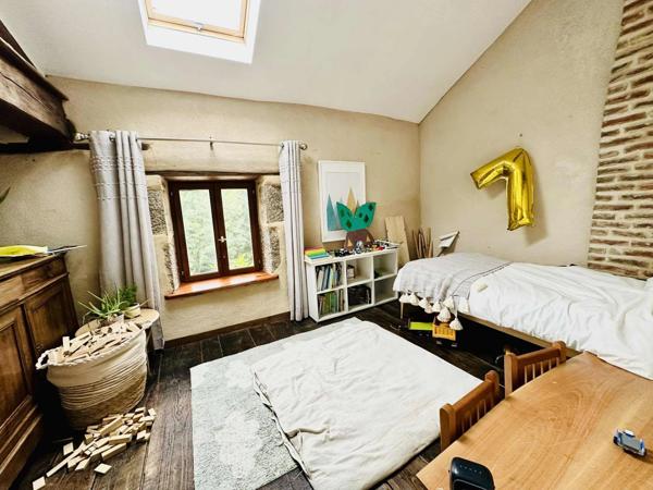 Maison en pierre avec grange et possibilité de gîtes – Piégut-Pluviers (Dordogne)