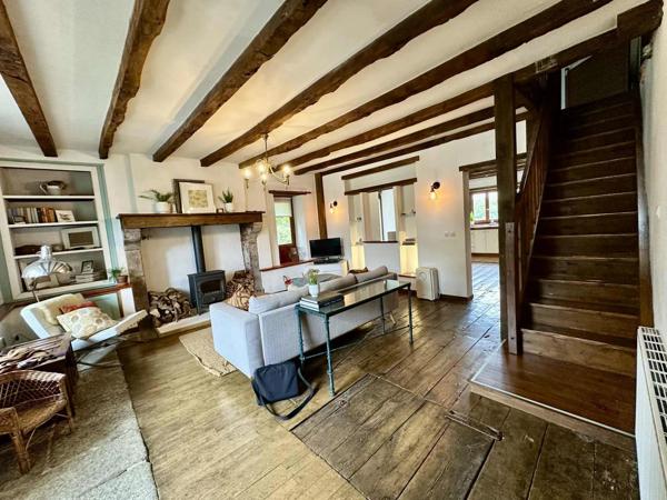 Maison en pierre avec grange et possibilité de gîtes – Piégut-Pluviers (Dordogne)