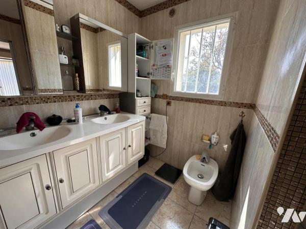 A VENDRE 56 SURZUR, au calme en impasse, maison 2000 sur terrain 1954 m²