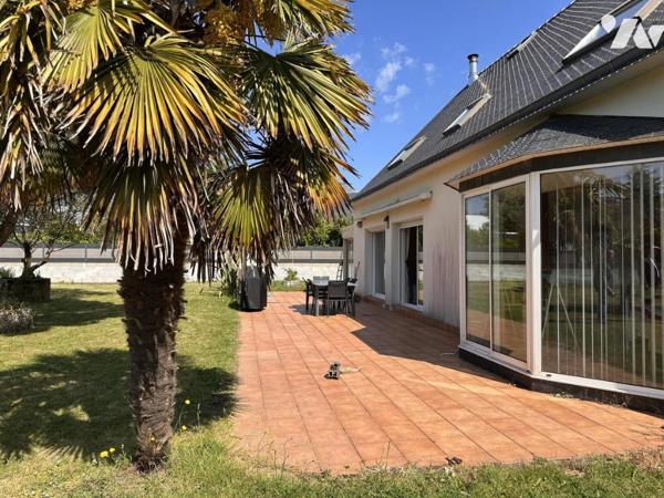 A VENDRE 56 SURZUR, au calme en impasse, maison 2000 sur terrain 1954 m²