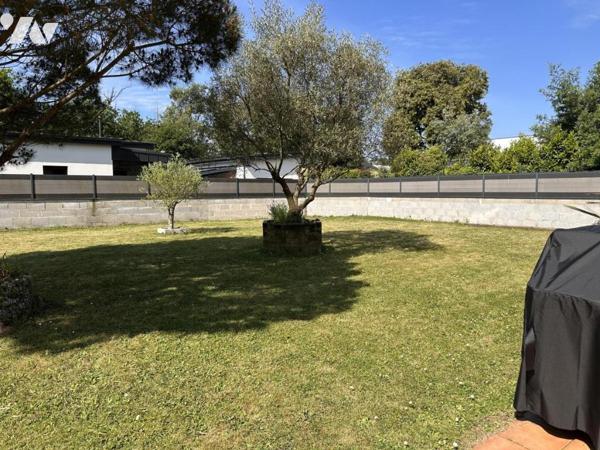 A VENDRE 56 SURZUR, au calme en impasse, maison 2000 sur terrain 1954 m²