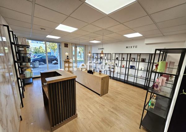 Fonds De Commerce
        
        - 49 m² Exclusivité 45 000 € *