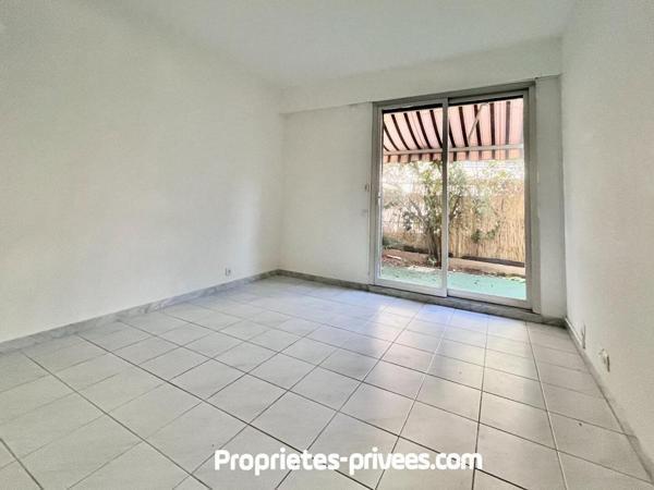 Appartement Saint Raphael-Triangle d'Or -Front de mer - 3 pièces, Parking, cave