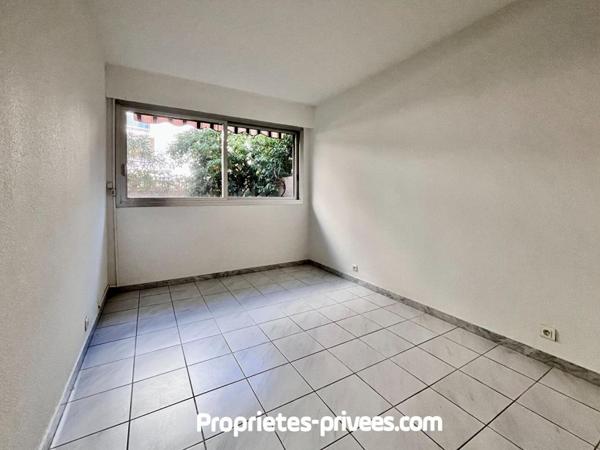 Appartement Saint Raphael-Triangle d'Or -Front de mer - 3 pièces, Parking, cave