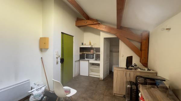 Marseille (13003) Immeuble de rapport 9 studio – 200 m² – Marseille 13003 – Rentabilité 8 % – À 5 min de la Gare Saint-Charles
