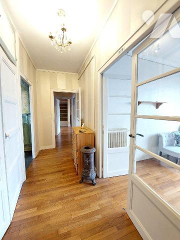 À VENDRE - RENNES (35) - Au troisième étage d'une résidence SANS ascenseur datant de 1955, ce T...