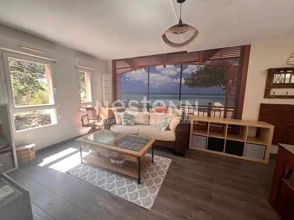 Aix la Duranne  - À louer - T3 rénové de 67 m²  meublé  avec terrasse, piscine