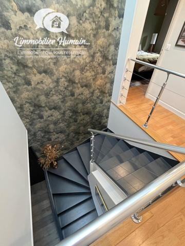 CONTEMPORAINE, VOLUMES RARES, JARDIN PAYSAGER, 20 MIN DE ROUEN 824 000 €