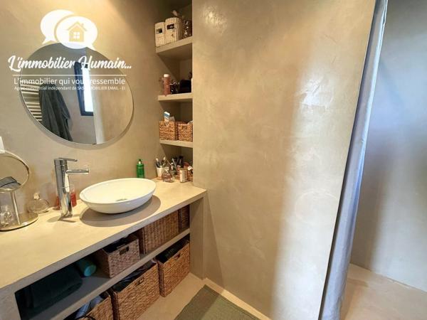 CONTEMPORAINE, VOLUMES RARES, JARDIN PAYSAGER, 20 MIN DE ROUEN 824 000 €