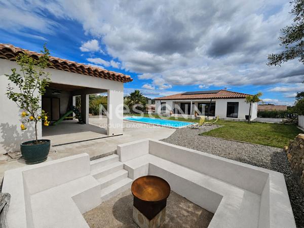 A VENDRE-Maison récente de plain-pied La Crau 5 pièce(s) 120m2 - Secteur résidentiel et recherché, piscine.