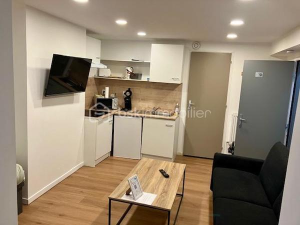 Immeuble commercial de 200 m²