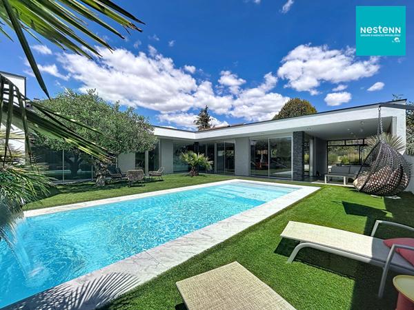 Saint-Just-Saint-Rambert : Maison d'architecte d'exception avec piscine miroir !
