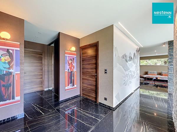 Saint-Just-Saint-Rambert : Maison d'architecte d'exception avec piscine miroir !