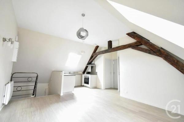 Immeuble à vendre  226 m 2   DESERTINES  - 03