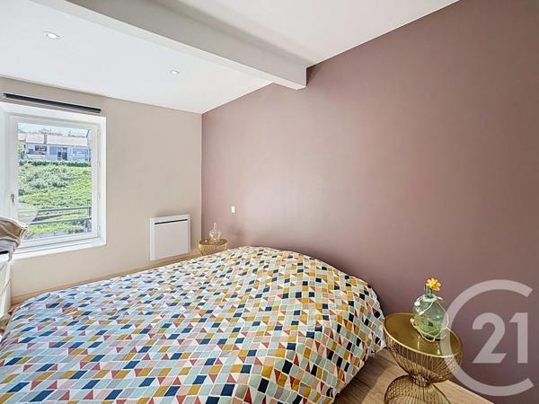 Appartement F3 à vendre  3 pièces - 84,09 m 2   LE PUY EN VELAY  - 43