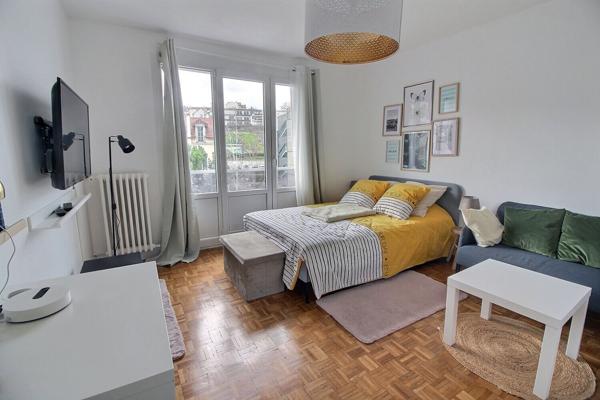 Appartement Suresnes 1 pièces 28 m²