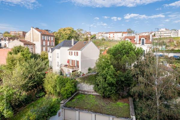 Appartement Suresnes 1 pièces 28 m²