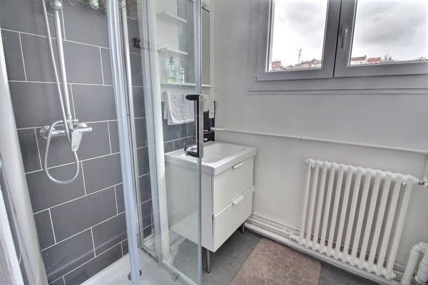 Appartement Suresnes 1 pièces 28 m²