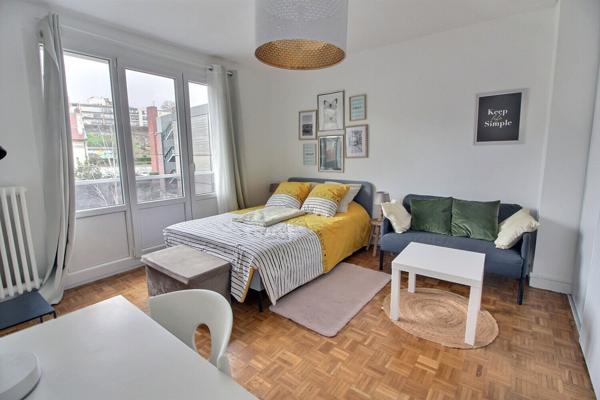 Appartement Suresnes 1 pièces 28 m²