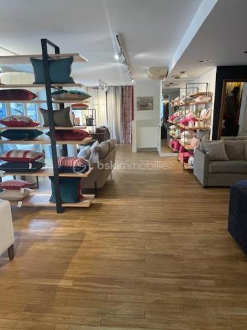 Local d activites de 89 m²