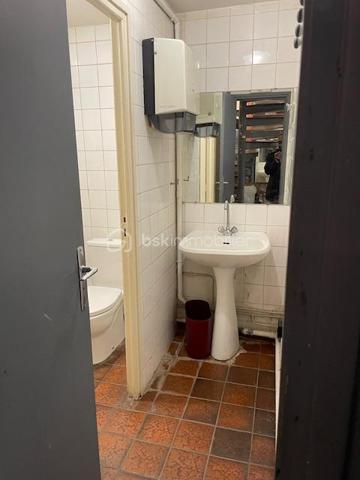 Local d activites de 89 m²