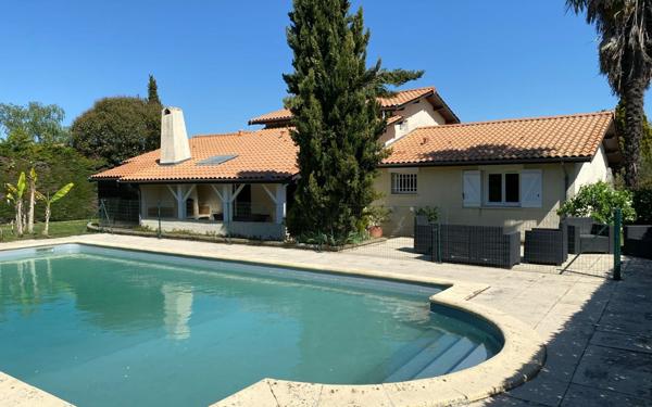 Maison à vendre    5 pièces •  Saint-Loubès