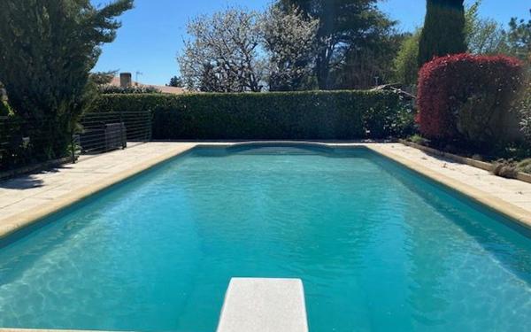 Maison à vendre    5 pièces •  Saint-Loubès