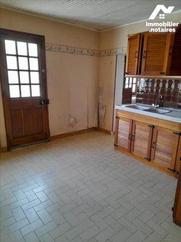 MAISON de plain- pied - A RESTAURER - 70 m² - 2 chbres