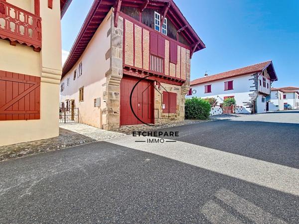 Garris (64120) Ensemble immobilier composé de 2 maisons