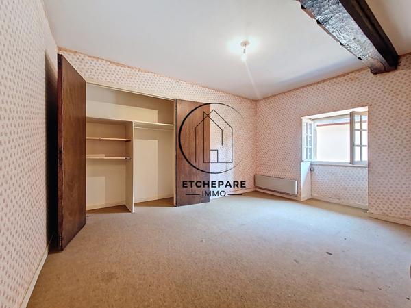 Garris (64120) Ensemble immobilier composé de 2 maisons