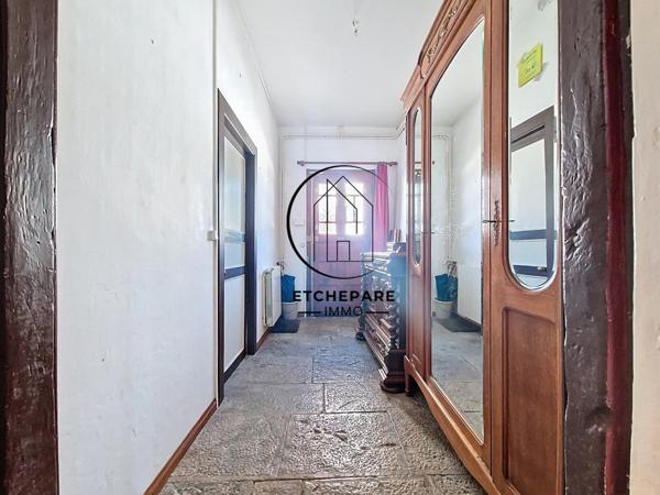 Garris (64120) Ensemble immobilier composé de 2 maisons