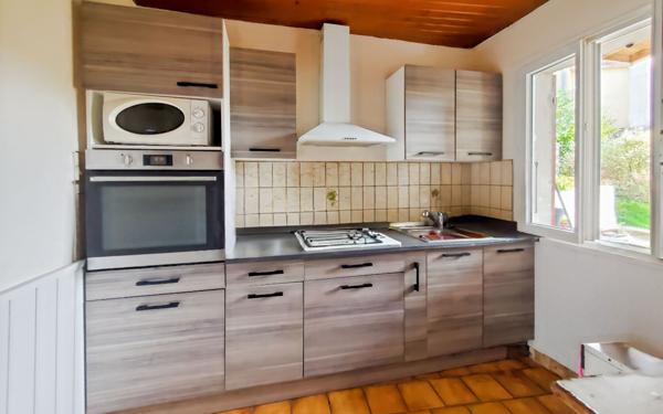 Maison à vendre    5 pièces •  Finhan